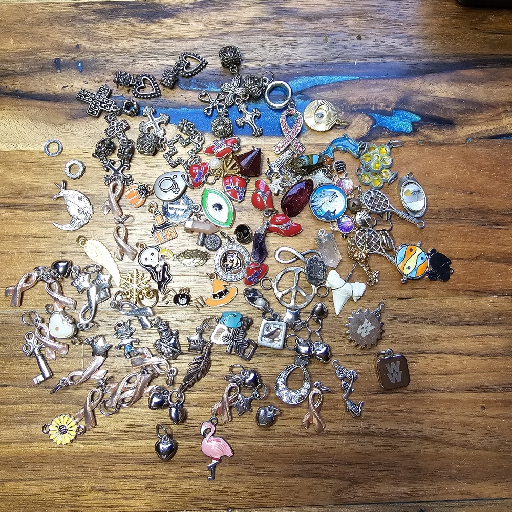 Small Pendants And Charms Lot For Necklaces Or Bracelets Jewelry Making Crafting - Picture 13 of 14